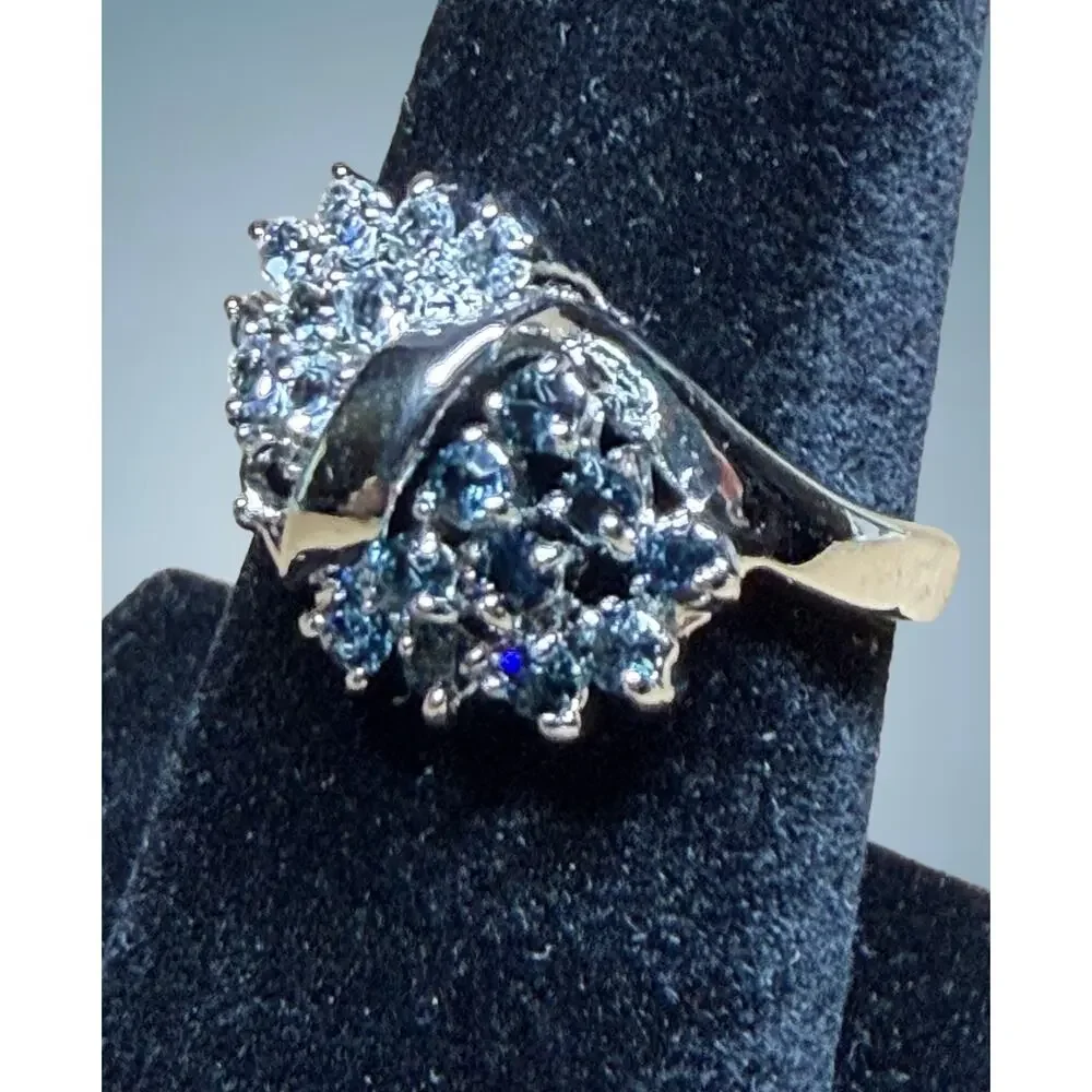 Vintage Blue Clear Floral Cluster Crossover 7.5 Ring Silver Tone Gift Box